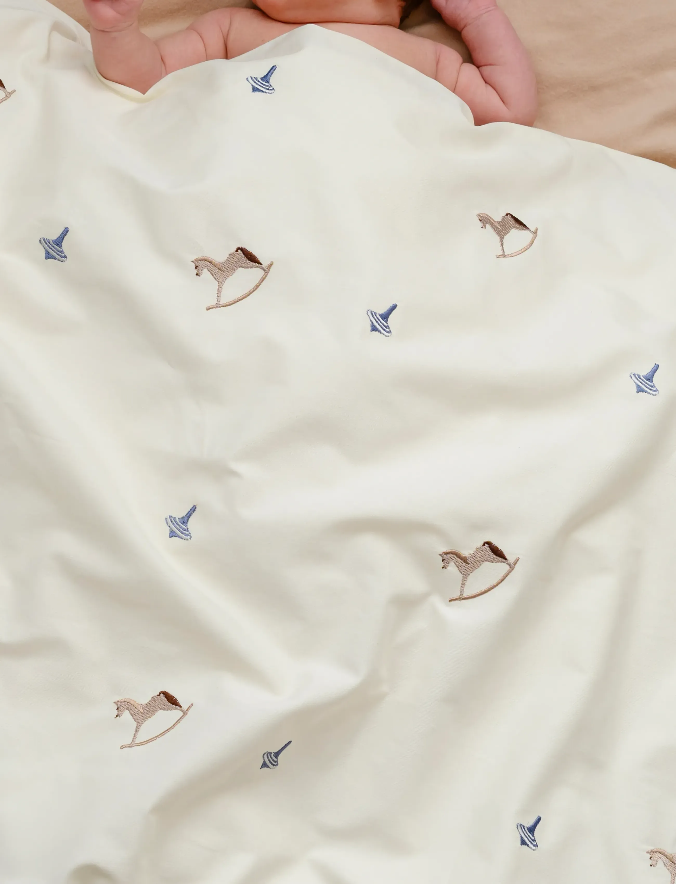 Cam Cam Copenhagen - Embroidered Baby Bedding Set, 70x100cm - GOTS - Vintage Toys - sengesæt - vintage toys - 2