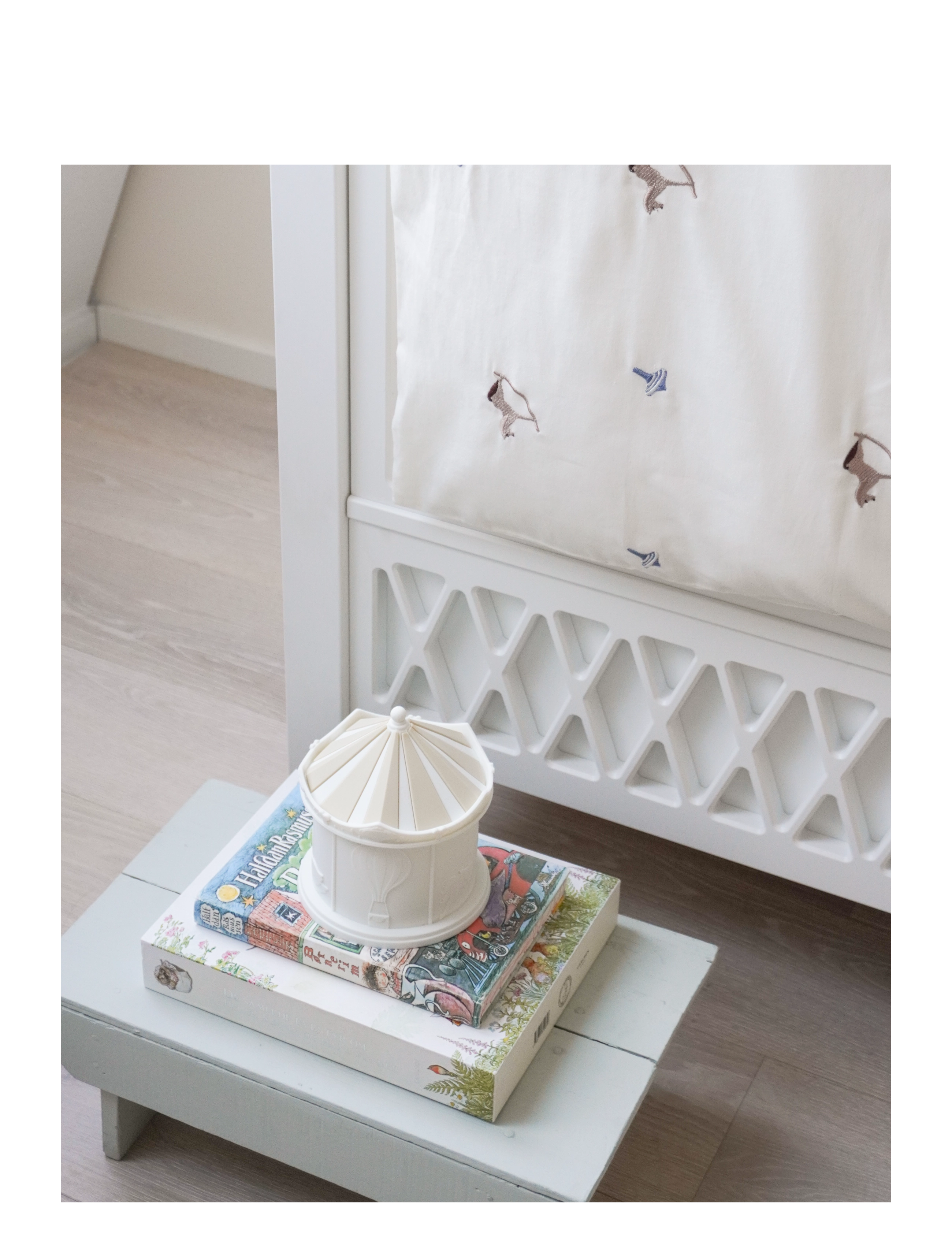 Cam Cam Copenhagen - Embroidered Baby Bedding Set, 70x100cm - GOTS - Vintage Toys - sengesæt - vintage toys - 3