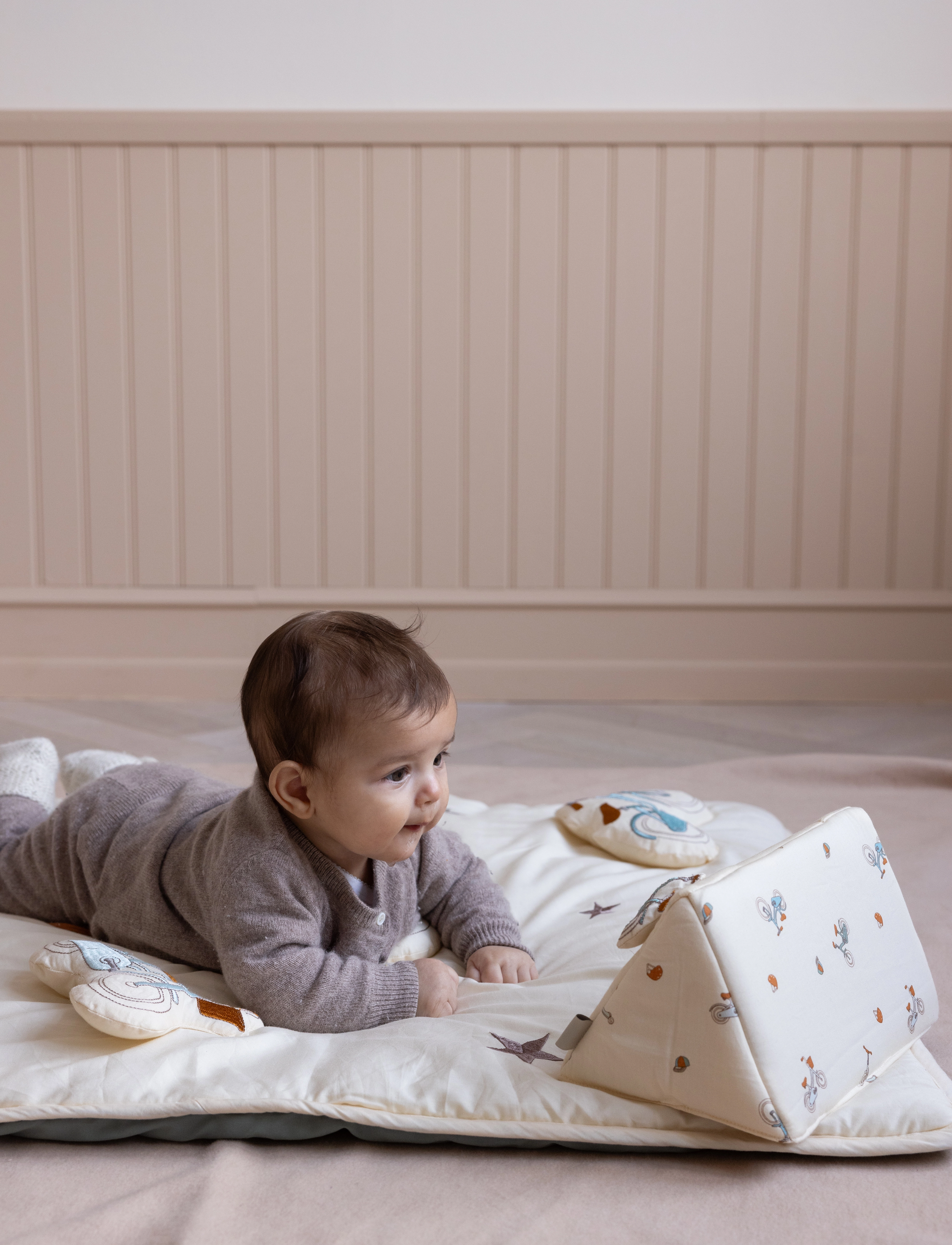 Cam Cam Copenhagen - Activity Playmat - OCS - Woodland - babygym & lekmattor - bicycles - 3