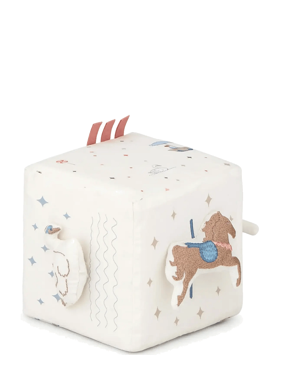 Cam Cam Copenhagen - Activity Cube - OCS - Woodland - interaktivt legetøj - carousel - 1