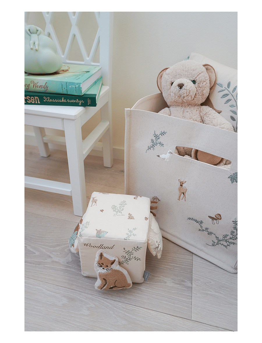 Cam Cam Copenhagen - Activity Cube - OCS Carousel - interaktives spielzeug - woodland - 3