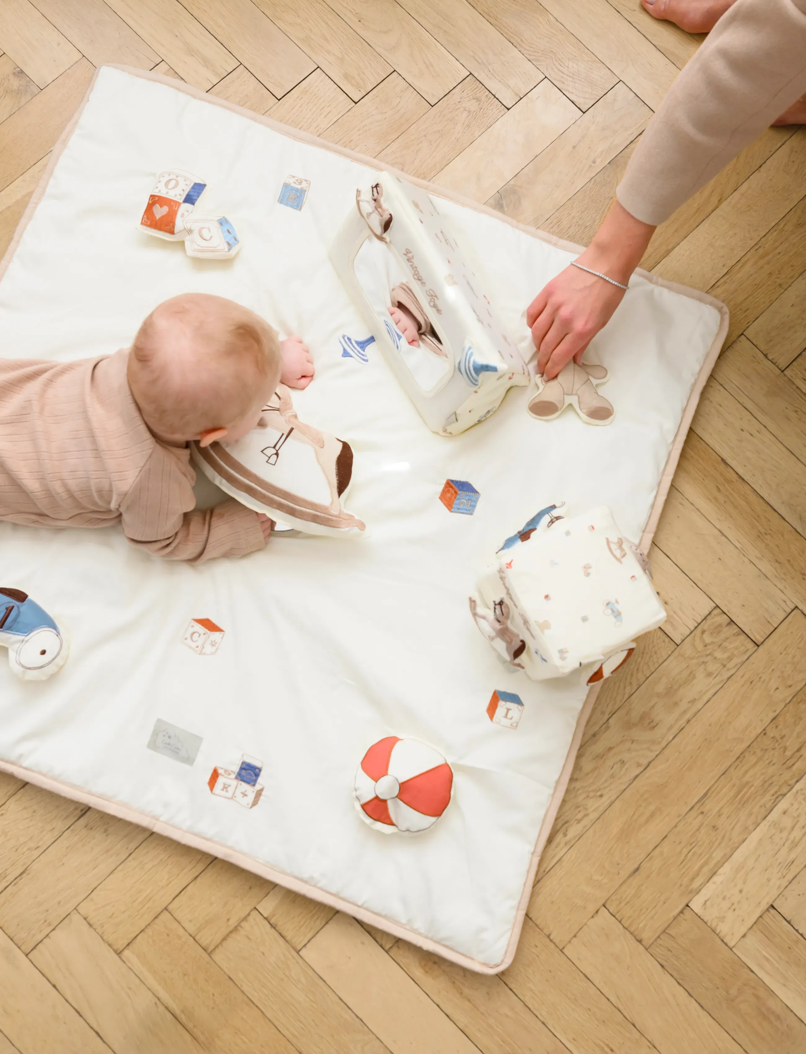 Cam Cam Copenhagen Tummy Time Mirror, One Size, Cream, Educational Legetøj > Activity Legetøj, Børn