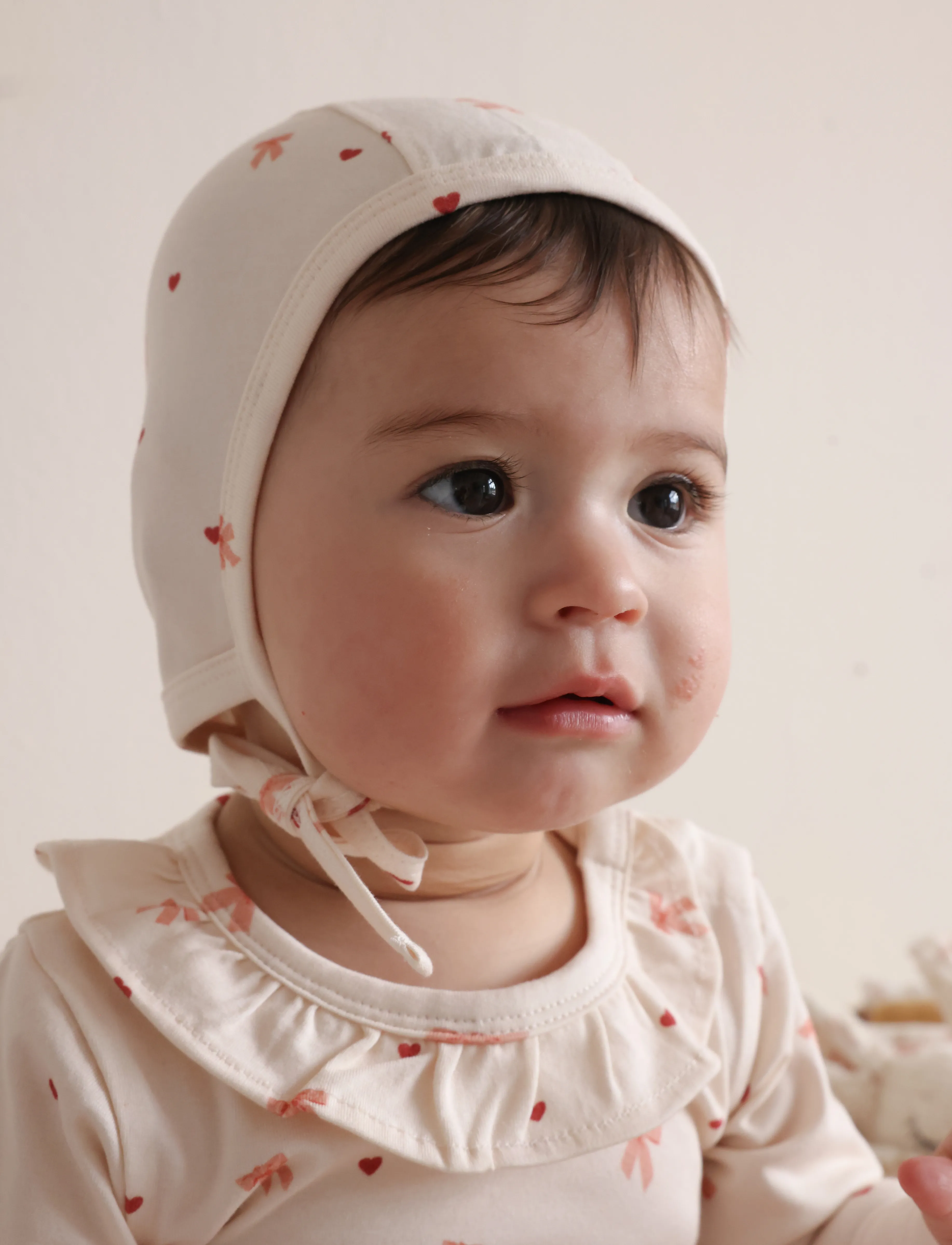 Cam Cam Copenhagen Baby Bonnet - Mössor - BOWS / beige