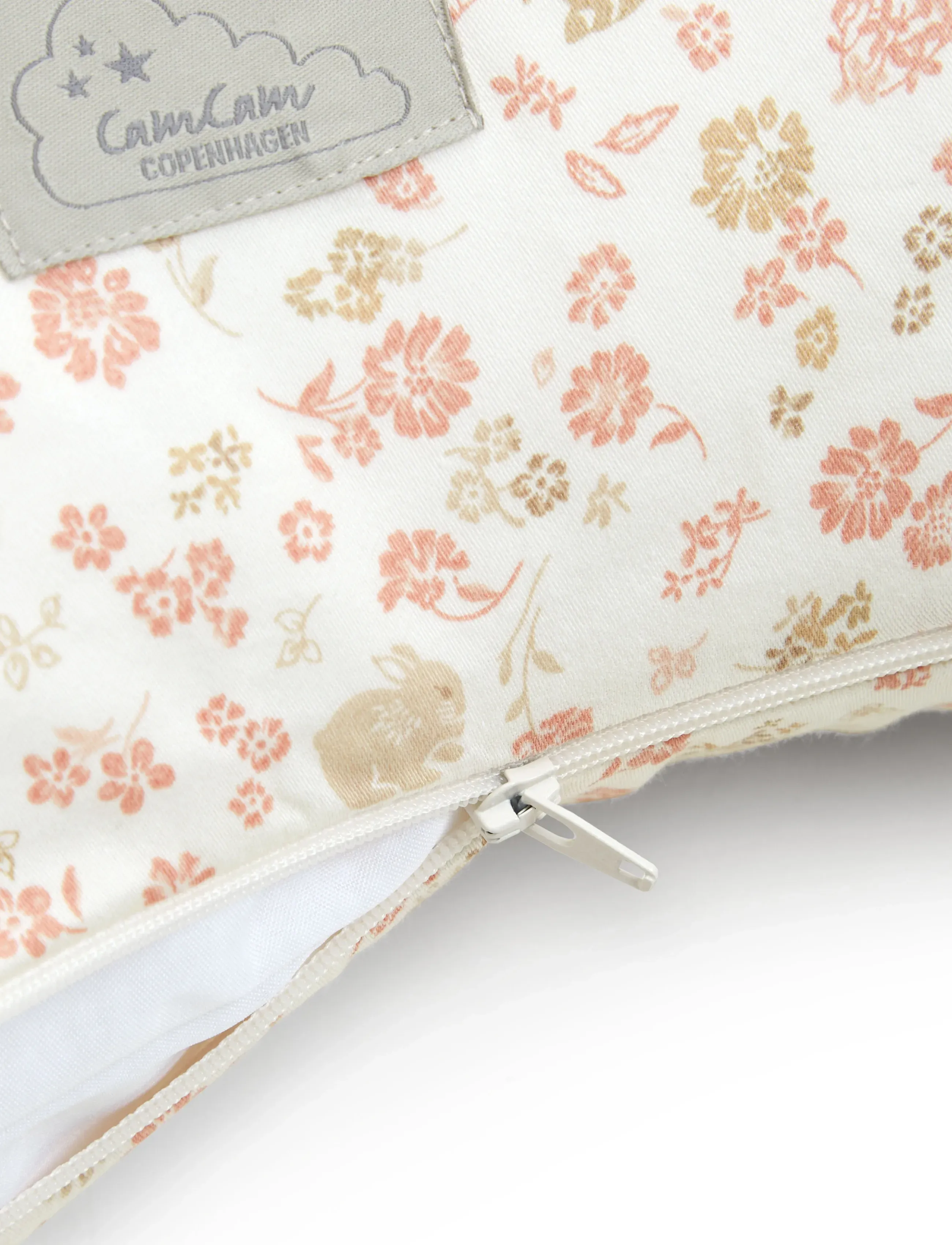 Cam Cam Copenhagen - Nursing Pillow - OCS - Classic Stripes Camel - ammepuder - augusta - 2