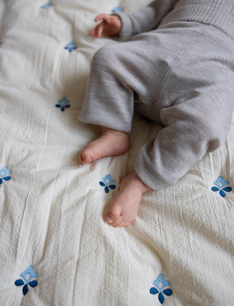 Cam Cam Copenhagen - Kids Embroidered Blanket - OCS - tæpper - capri - 2