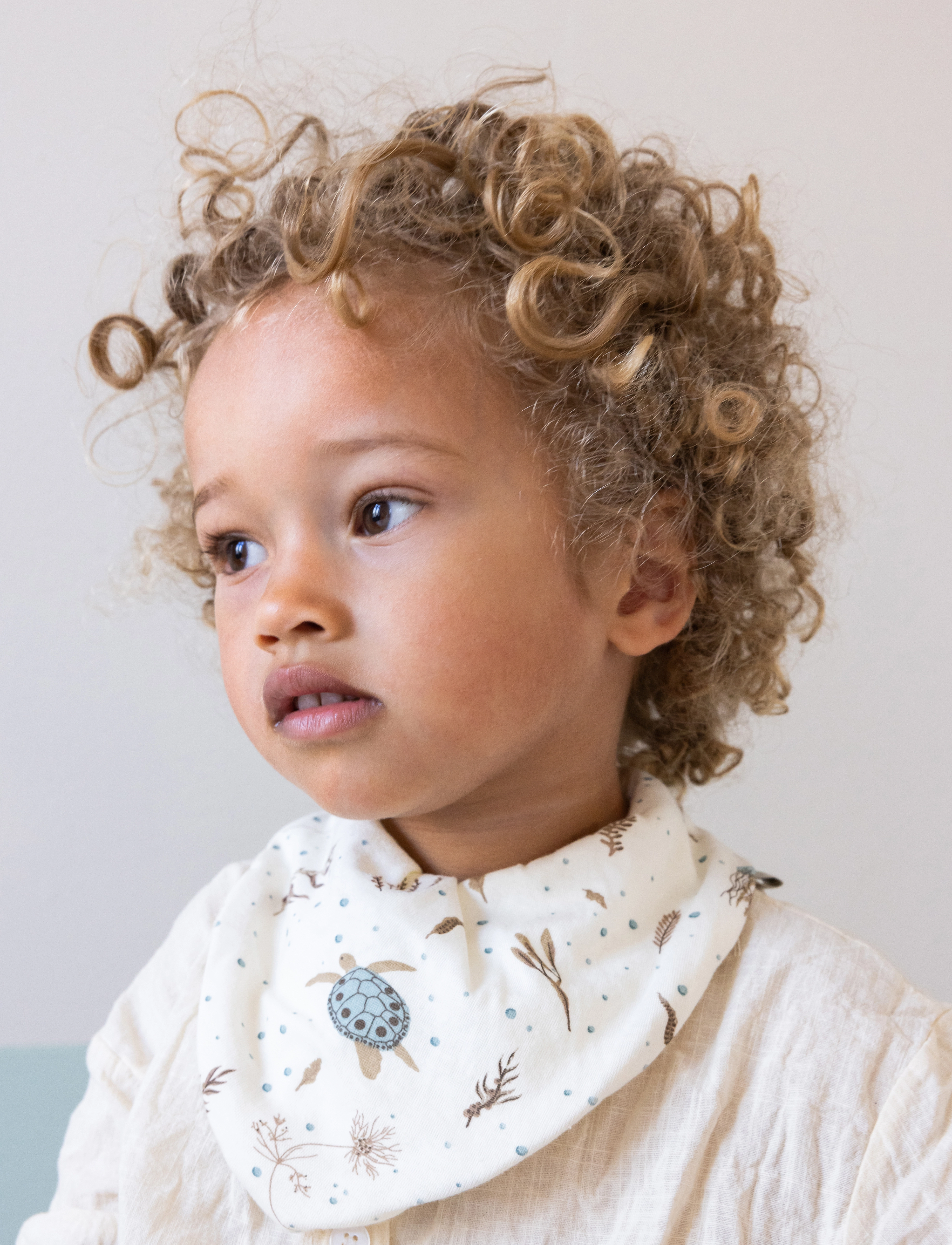 Cam Cam Copenhagen Bandana Bib, Jersey, 2-Pack - GOTS - Woodland - Hooldus - SEA GARDEN / cream