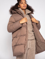 Camilla Pihl - Cloud Jacket - winter jackets - taupe - 5