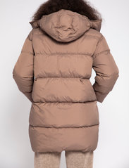 Camilla Pihl - Cloud Jacket - winter jackets - taupe - 6