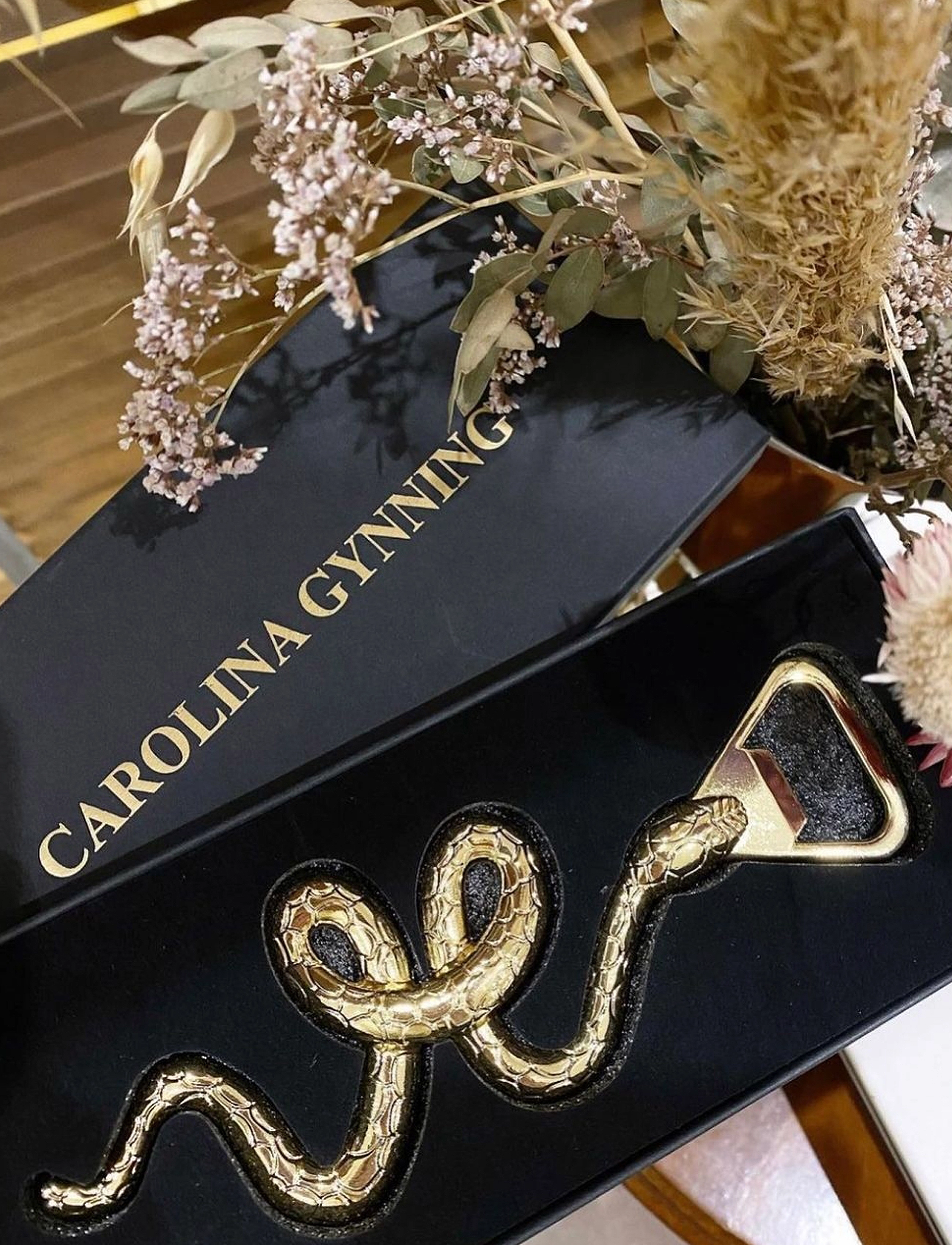 Carolina Gynning - Snake - bottle opener - gold - 3