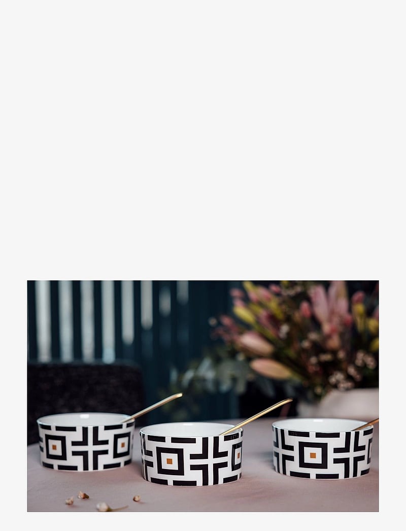 Carolina Gynning - CG DECO Bowl - serveerschalen - white,black and gold tone - 1
