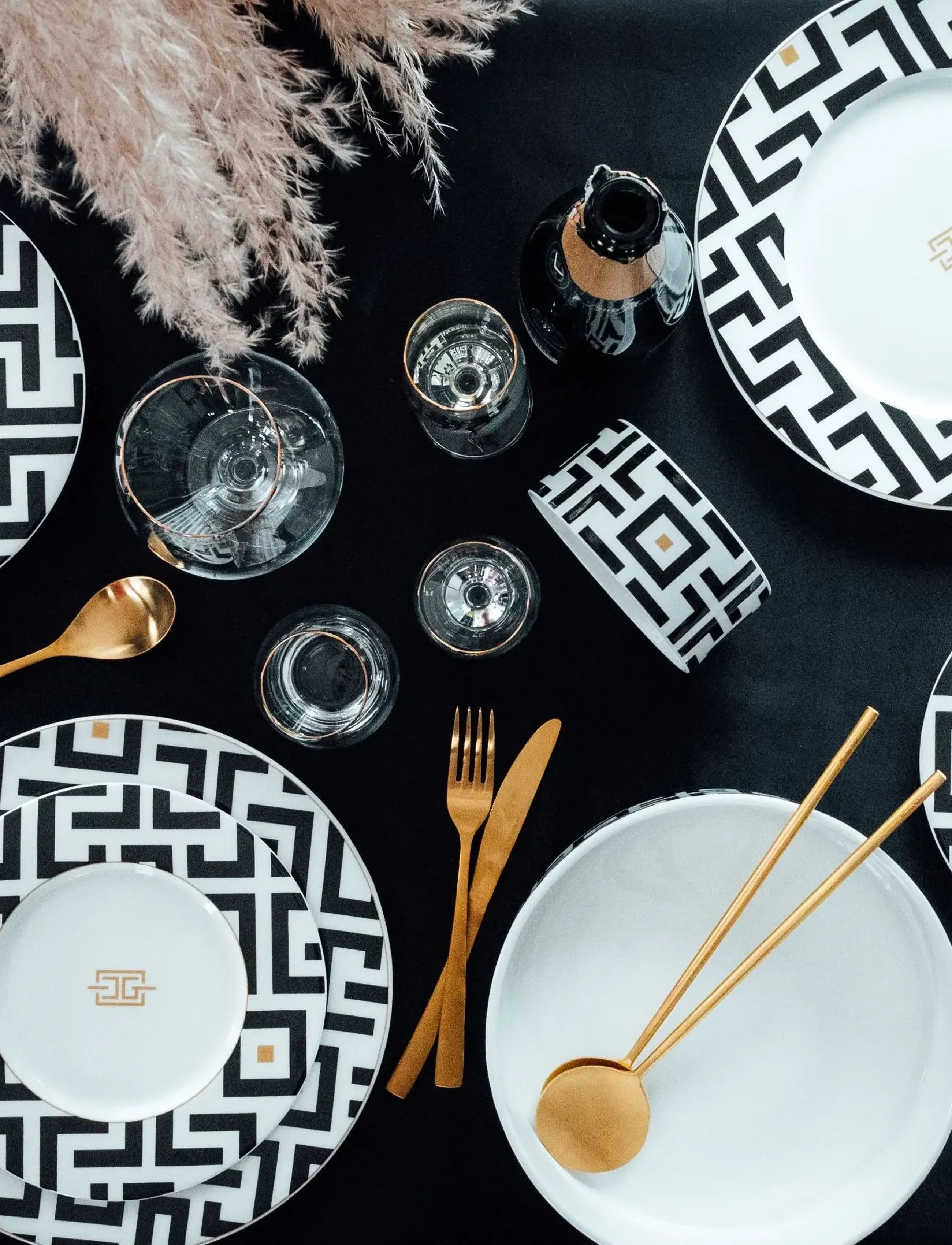 Carolina Gynning - CG DECO Bowl - framreiðsluskálar - white,black and gold tone - 2