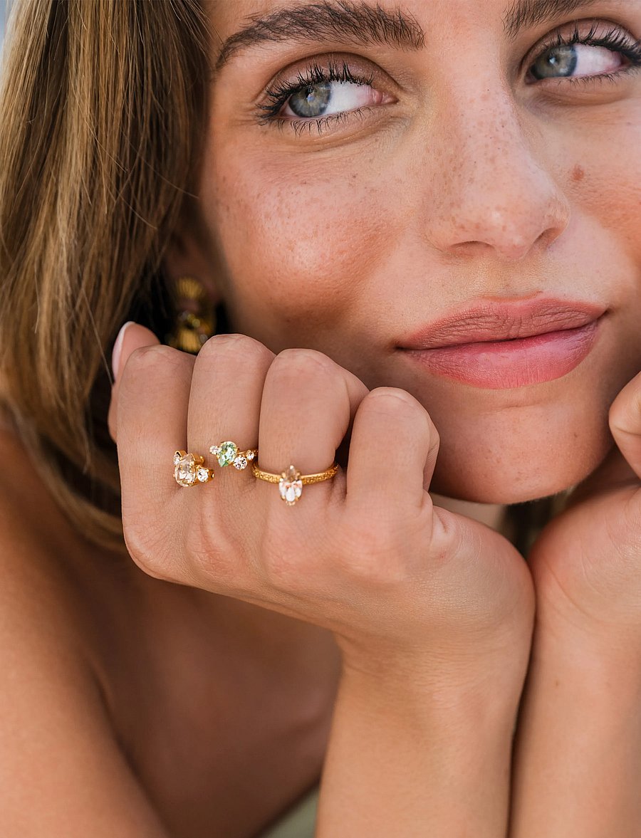 Caroline Svedbom - VIVI RING - sormukset - chrysolite / light silk - 0