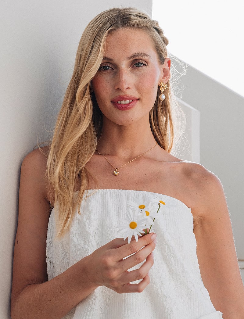 Caroline Svedbom - JUNI EARRINGS GOLD - perlueyrnalokkar - pearl / crystal - 2