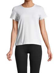 Casall - Essential Mesh Detail Tee - t-skjorter - white - 0