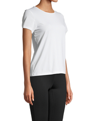Casall - Essential Mesh Detail Tee - t-skjorter - white - 4