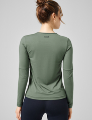 Casall - Essential Mesh Detail Long Sleeve - sporta topi - dusty green - 3