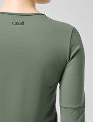 Casall - Essential Mesh Detail Long Sleeve - långärmade tröjor - dusty green - 4