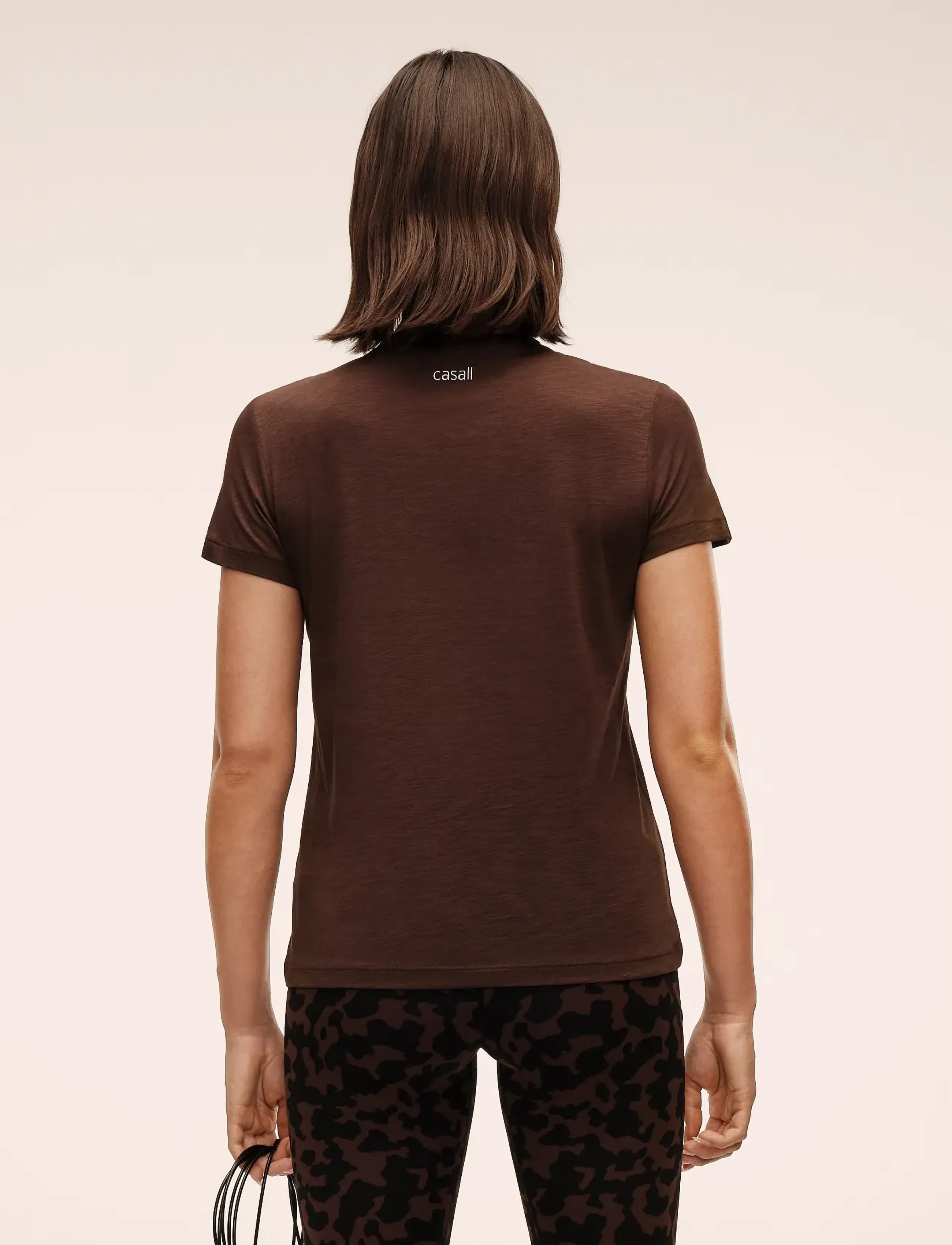 Casall - Soft Texture Tee - sügisene kokkuhoid - dark brown - 2