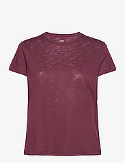 Casall - Soft Texture Tee - t-shirts & tops - evening red - 0