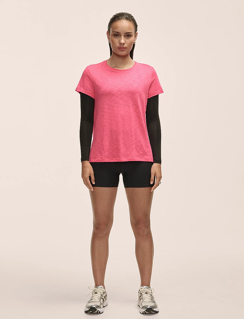 Casall - Soft Texture Tee - t-shirts - ruby blush - 4