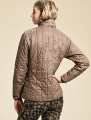 Casall - Lightweight Padded Jacket - down- & padded jackets - taupe brown - 3