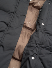 Casall - Wear Forever Puffer Coat - padded coats - black - 6