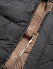 Casall - Hero Puffer Jacket - down- & padded jackets - black - 7