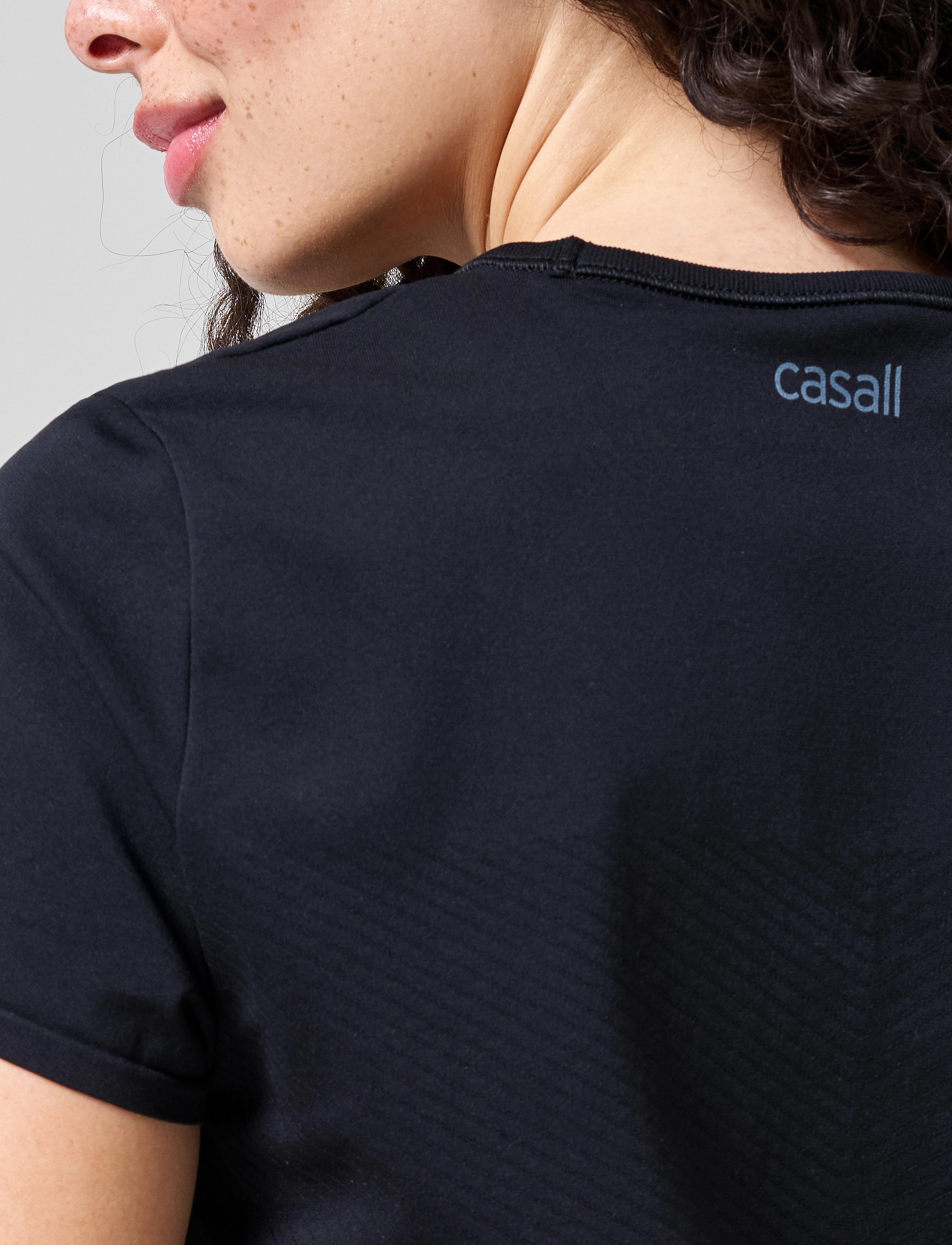 Casall - Essential Block Seamless Tee - black - 5
