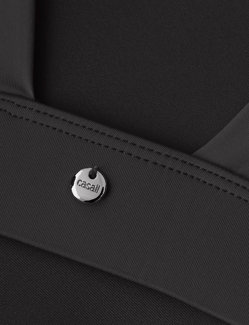 Casall - V-Neck Crossback Bikini Top - sportiga badkläder - black - 5