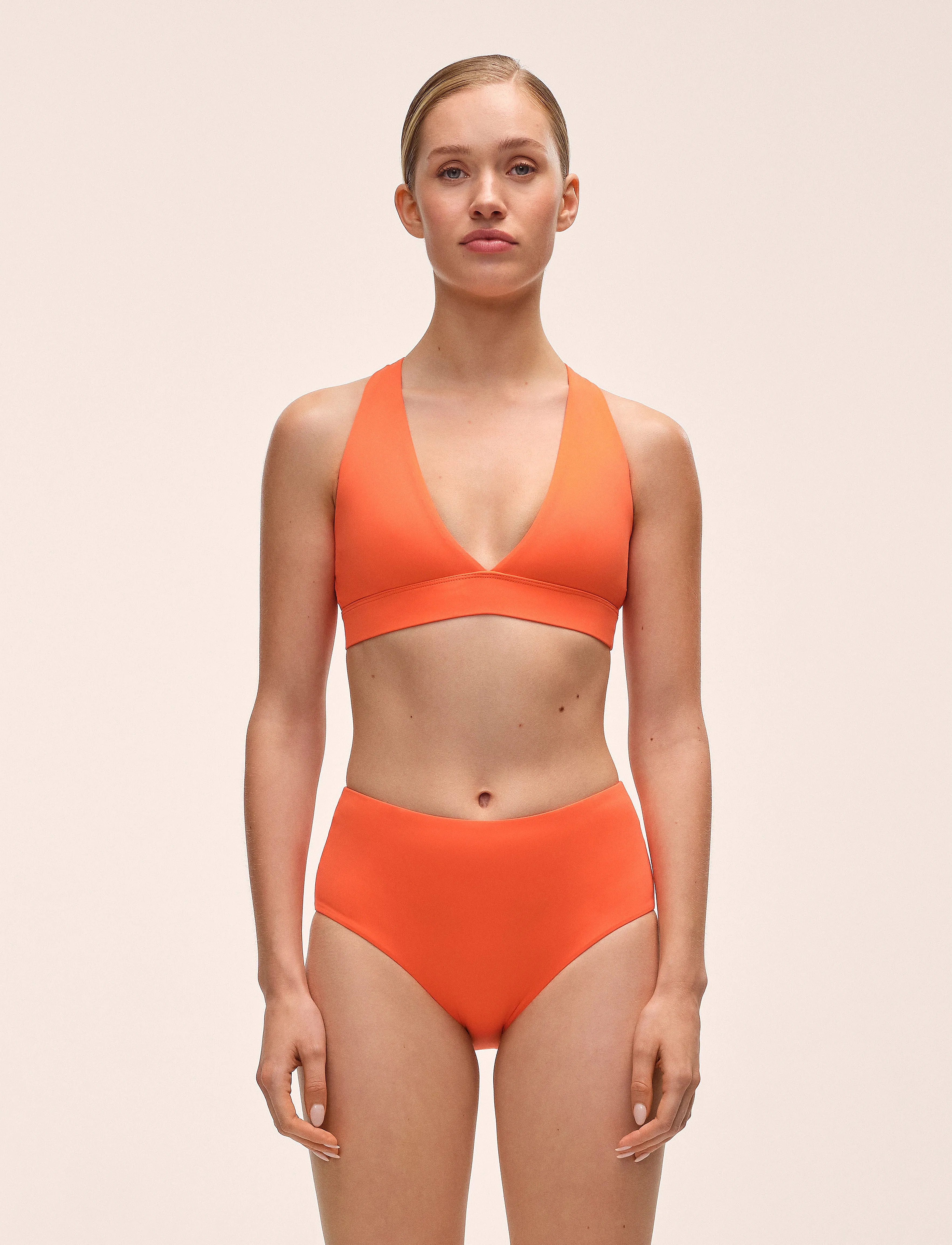 Casall V-Neck Crossback Bikini Top, 38, Orange, Bikinitoppe > Bandeau-Bikinitoppe, Dame