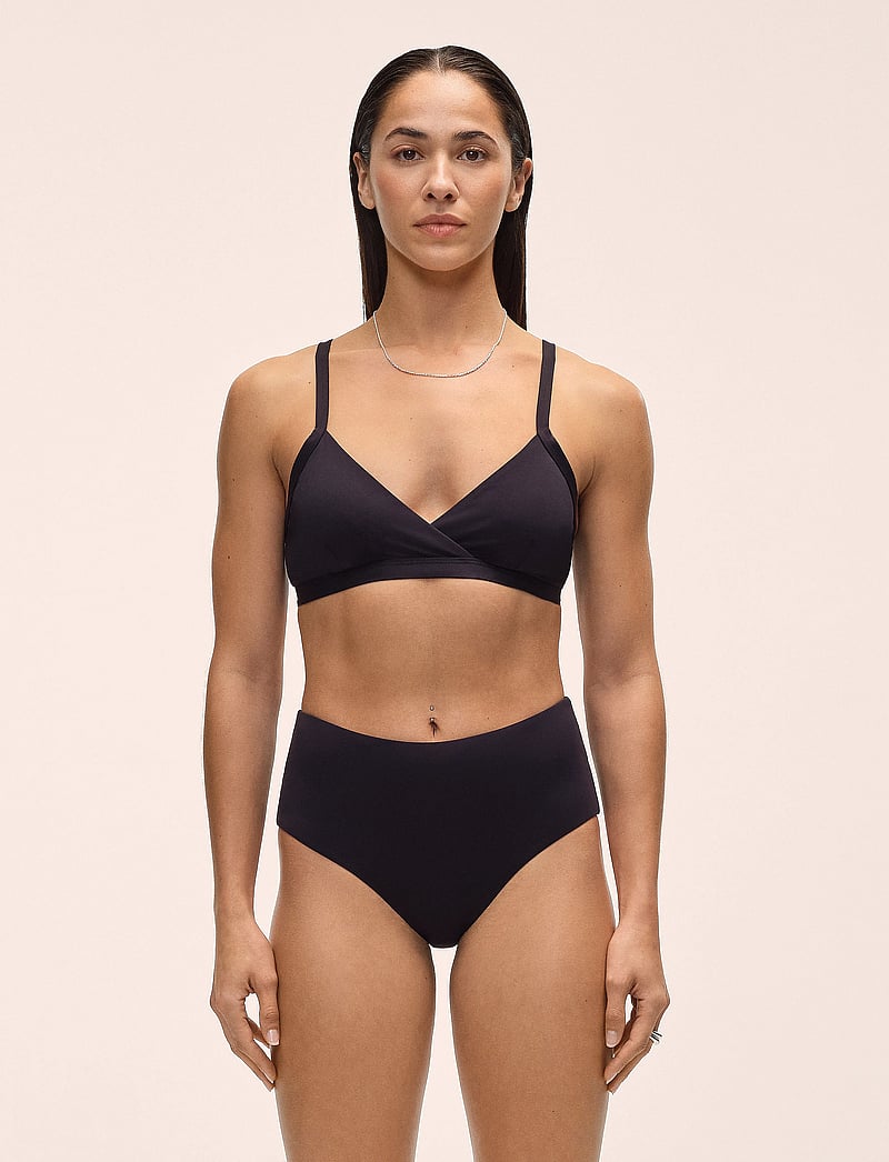 Casall - Overlap Bikini Top - bikini - black - 0