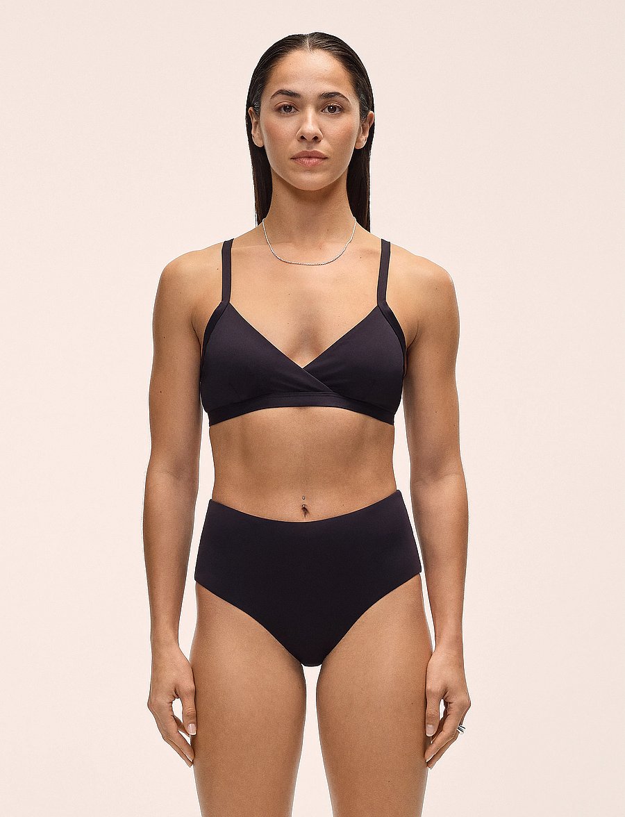 Casall - Overlap Bikini Top - sportsbadetøj - black - 0