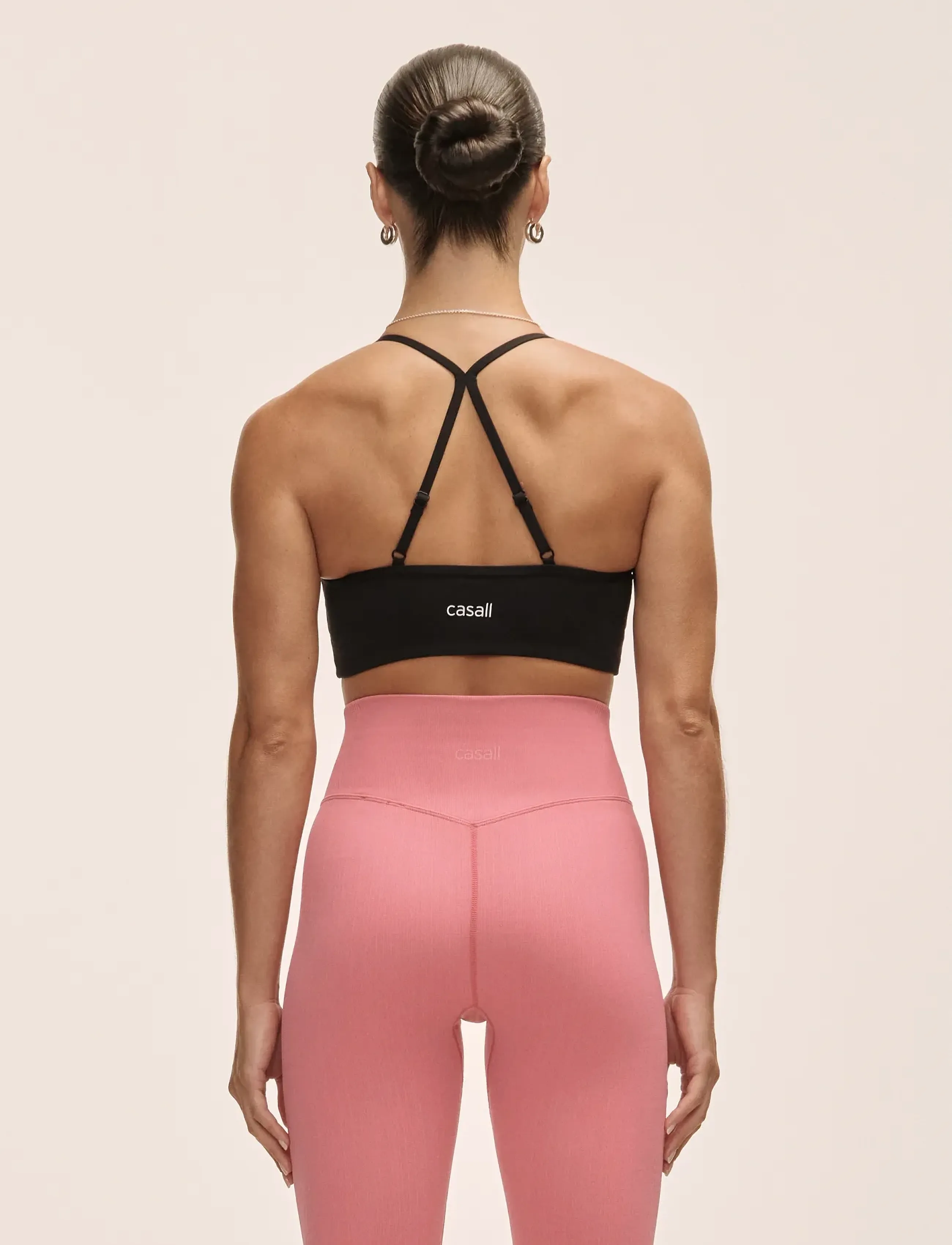Casall - Sleek Strappy Sports Bra - medium støtte - black - 3