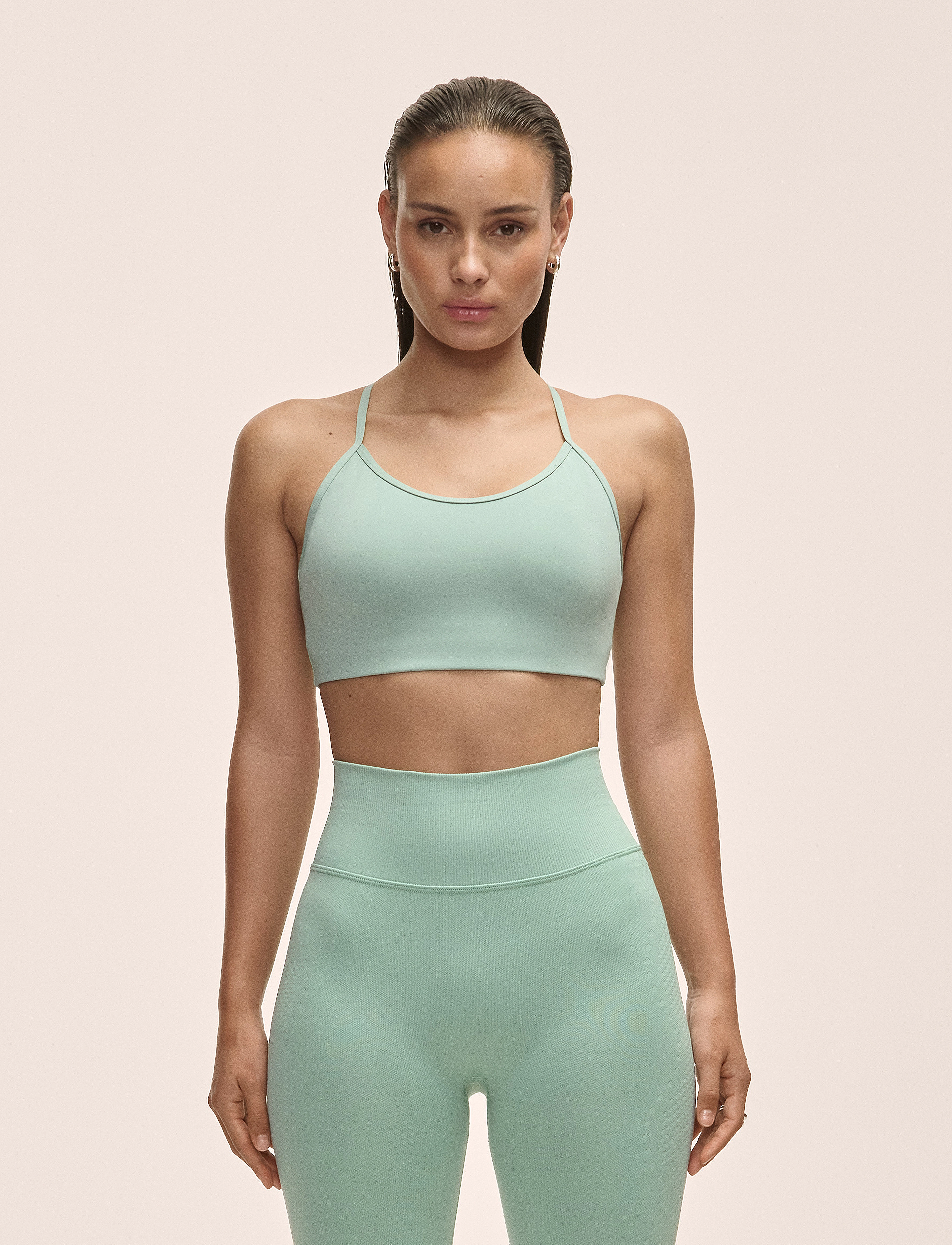 Casall Sleek Strappy Sports Bra, Kvinder, Sports BH Med Krydsstropper, Grøn, Str: XS