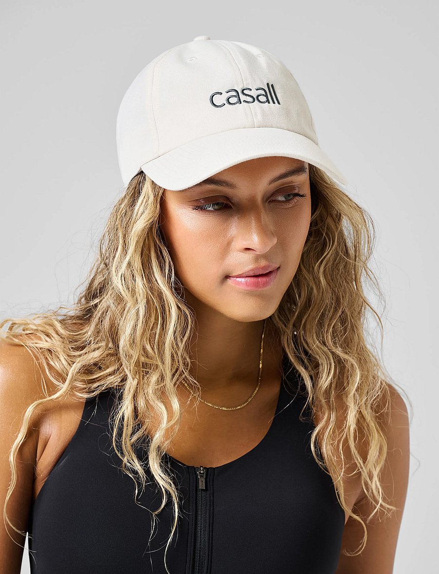 Casall - Casual Logo Cap - hats & caps - off white - 0