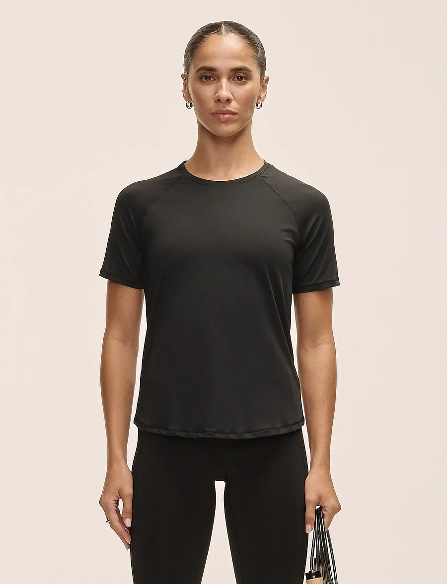 Casall - Essential Tee - t-shirts - black - 0