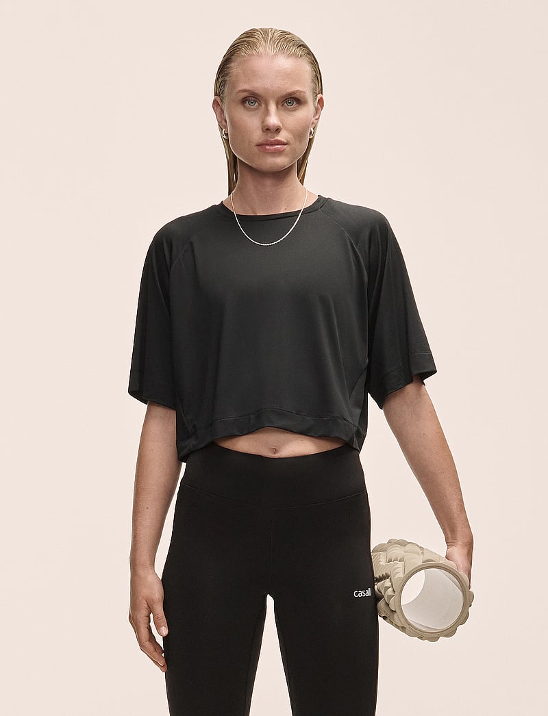 Casall - Laser Mesh Crop Tee - t-shirts - black - 0