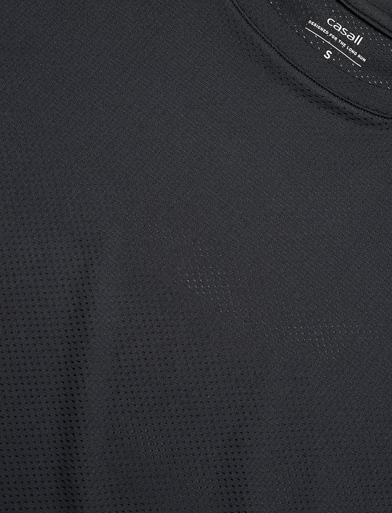 Casall - Laser Mesh Crop Tee - t-shirts - black - 4