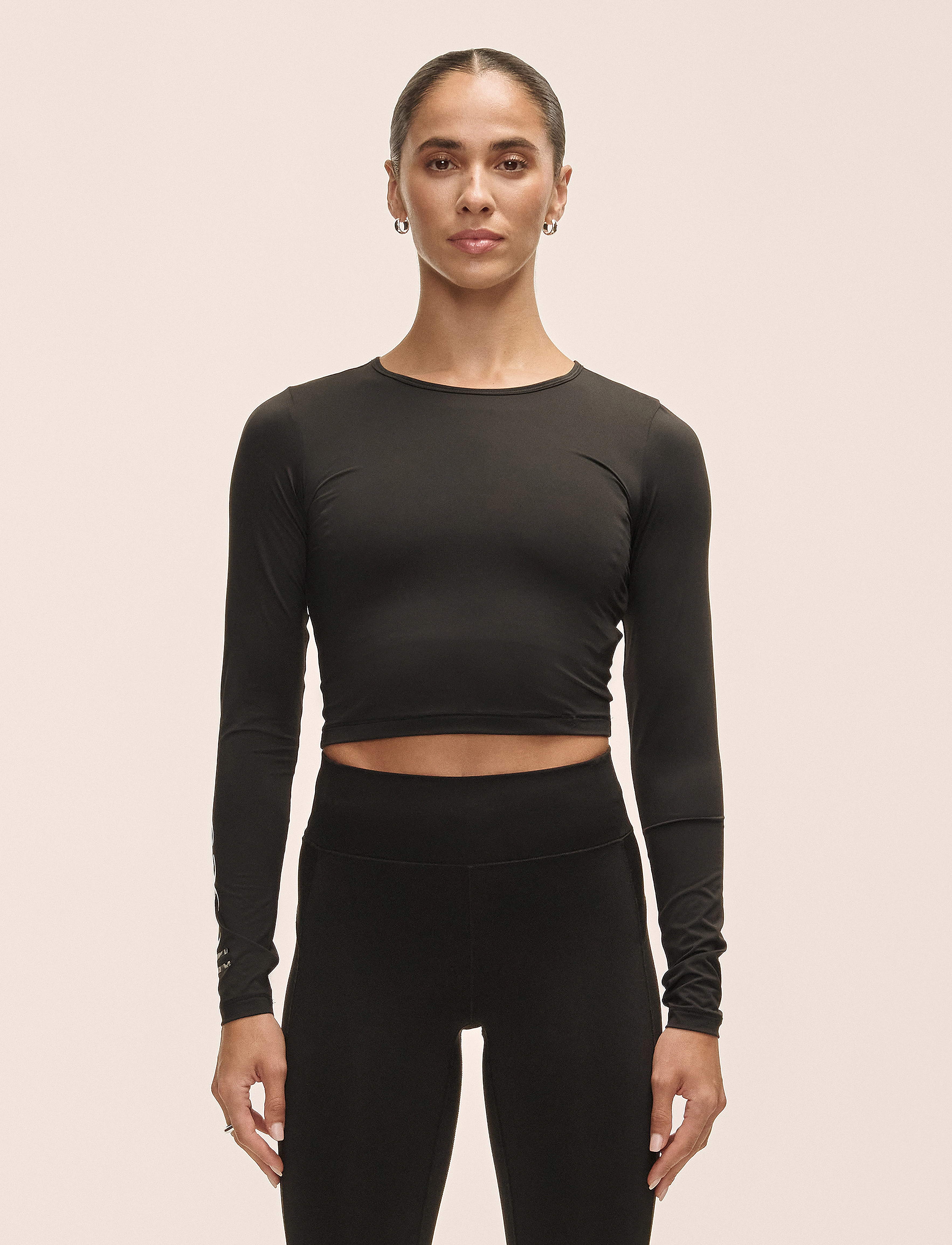 Casall Graphic Crop Long Sleeve, M, Black, Sport Crop Overdele > Sport Long-sleeved Crop Overdele, Dame