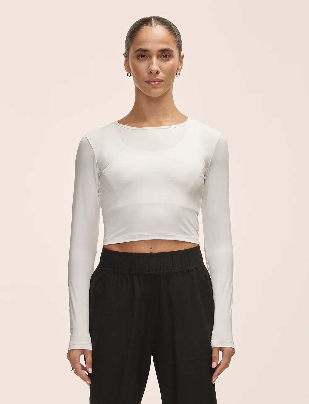 Casall - Graphic Crop Long Sleeve - crop tops - white - 0