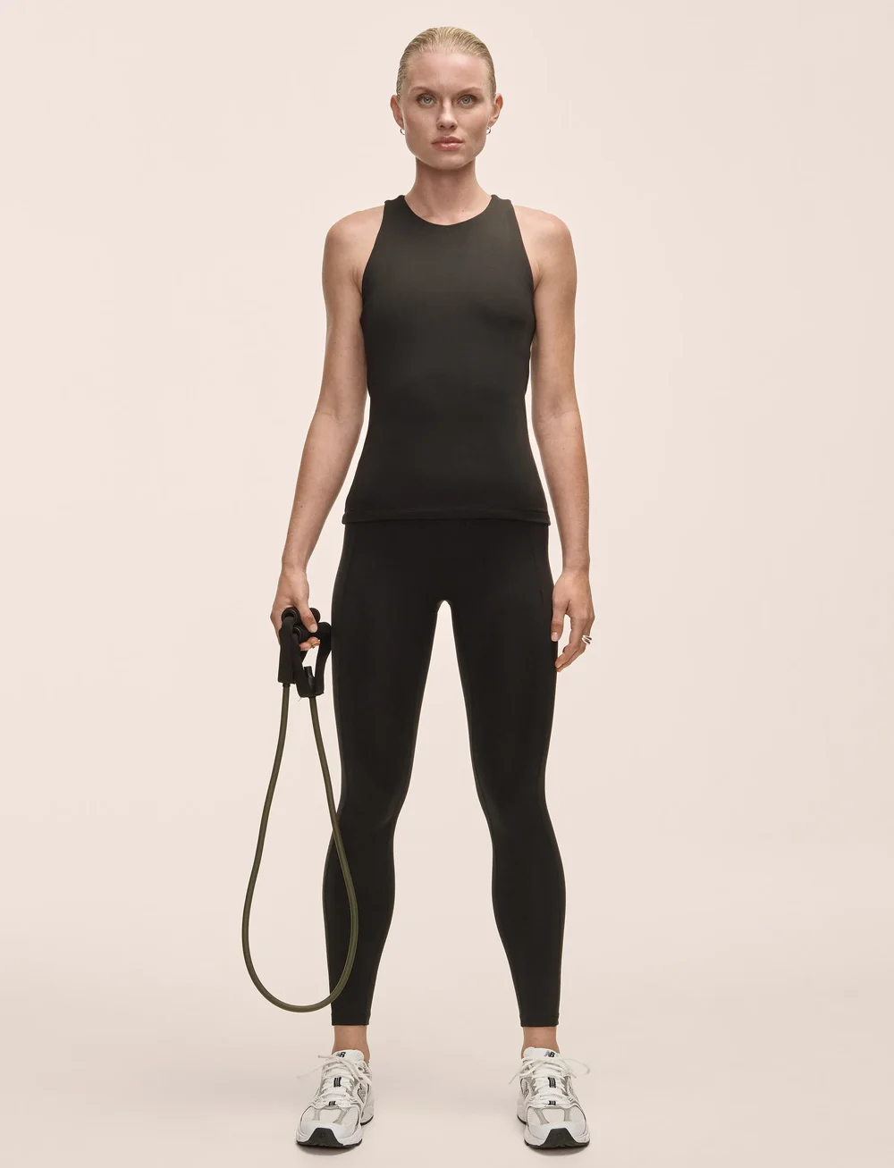 Casall - Soft Touch Bra Tank - tank tops - black - 4