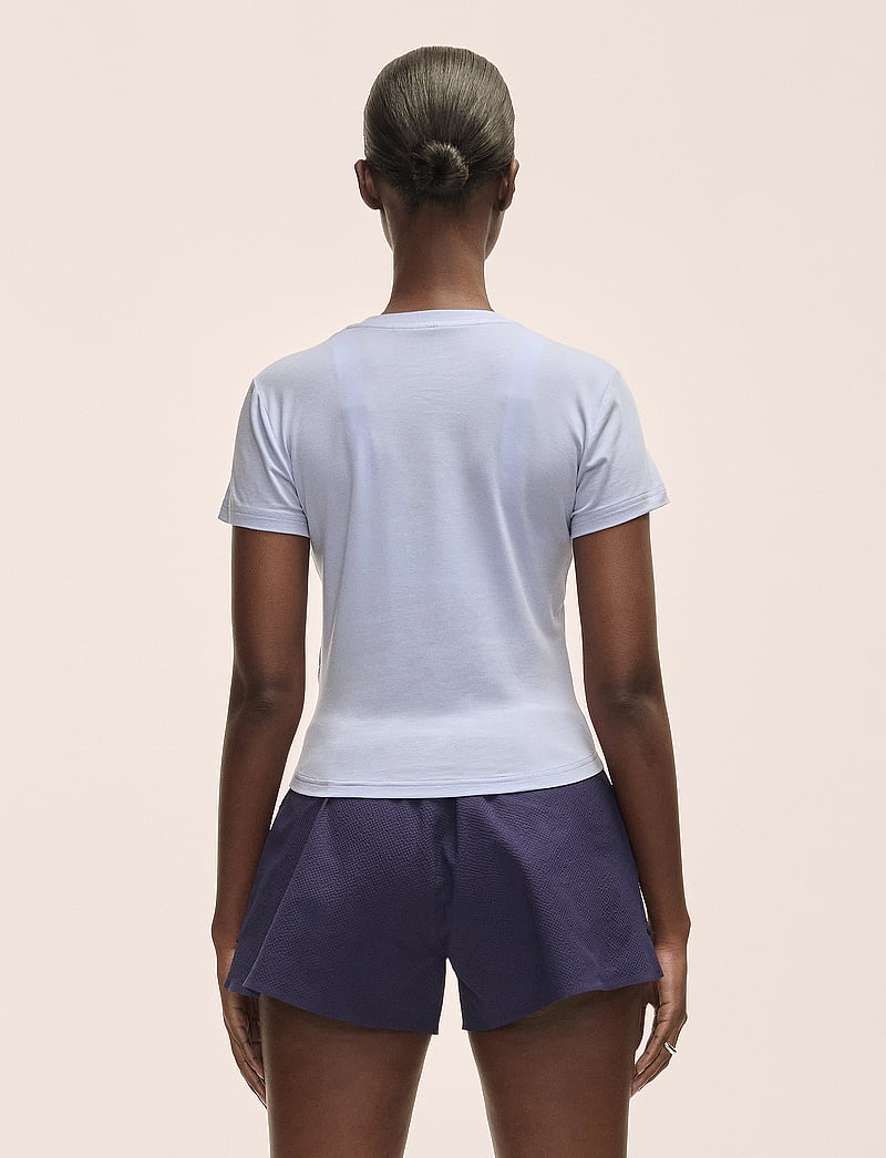 Casall - Cotton Blend Slim Tee - t-shirts - blueberry mist - 3