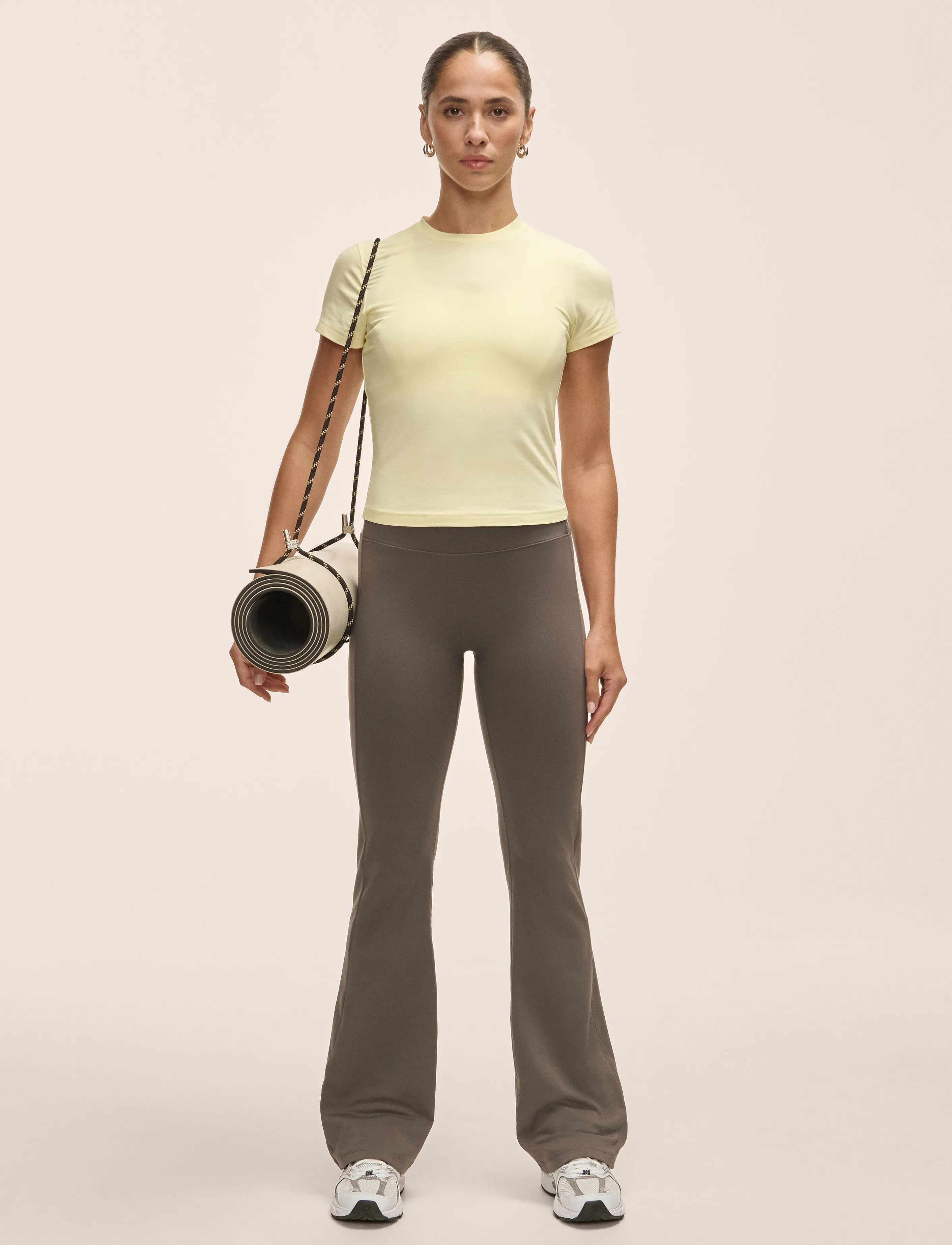 Casall - Cotton Blend Slim Tee - yellow steam - 4
