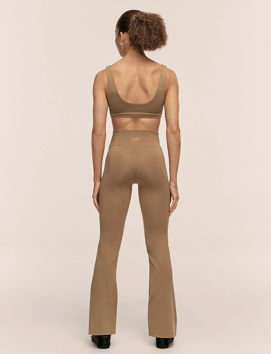 Casall - Soft Touch Flared Pants - trainingstights - light khaki - 2