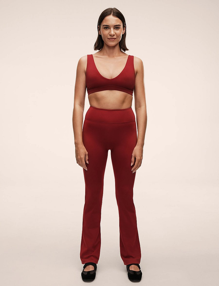 Casall - Soft Touch Flared Pants - 7/8 pikkus - maroon red - 0