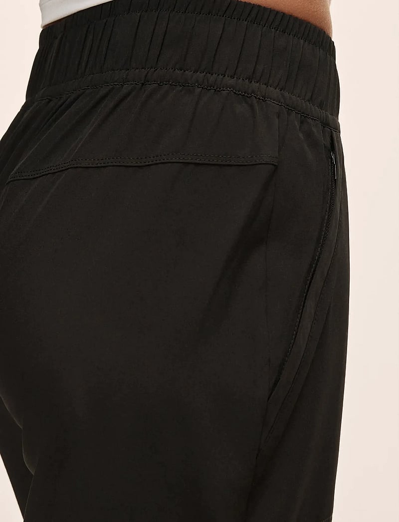 Casall - Everywhere Woven Pant - trainingshosen - black - 3