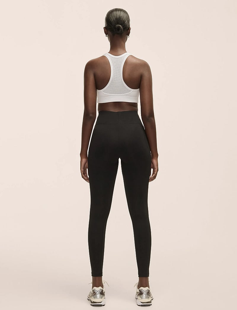 Casall - Essential Tights - 7/8 længde - black - 3