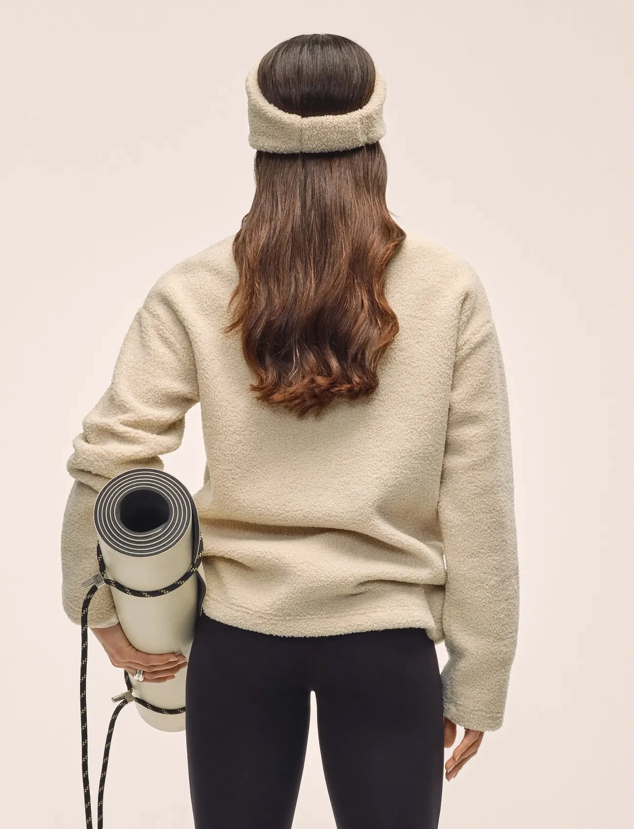 Casall - Sherpa Long Sleeve Crew - tøj - ecru - 2