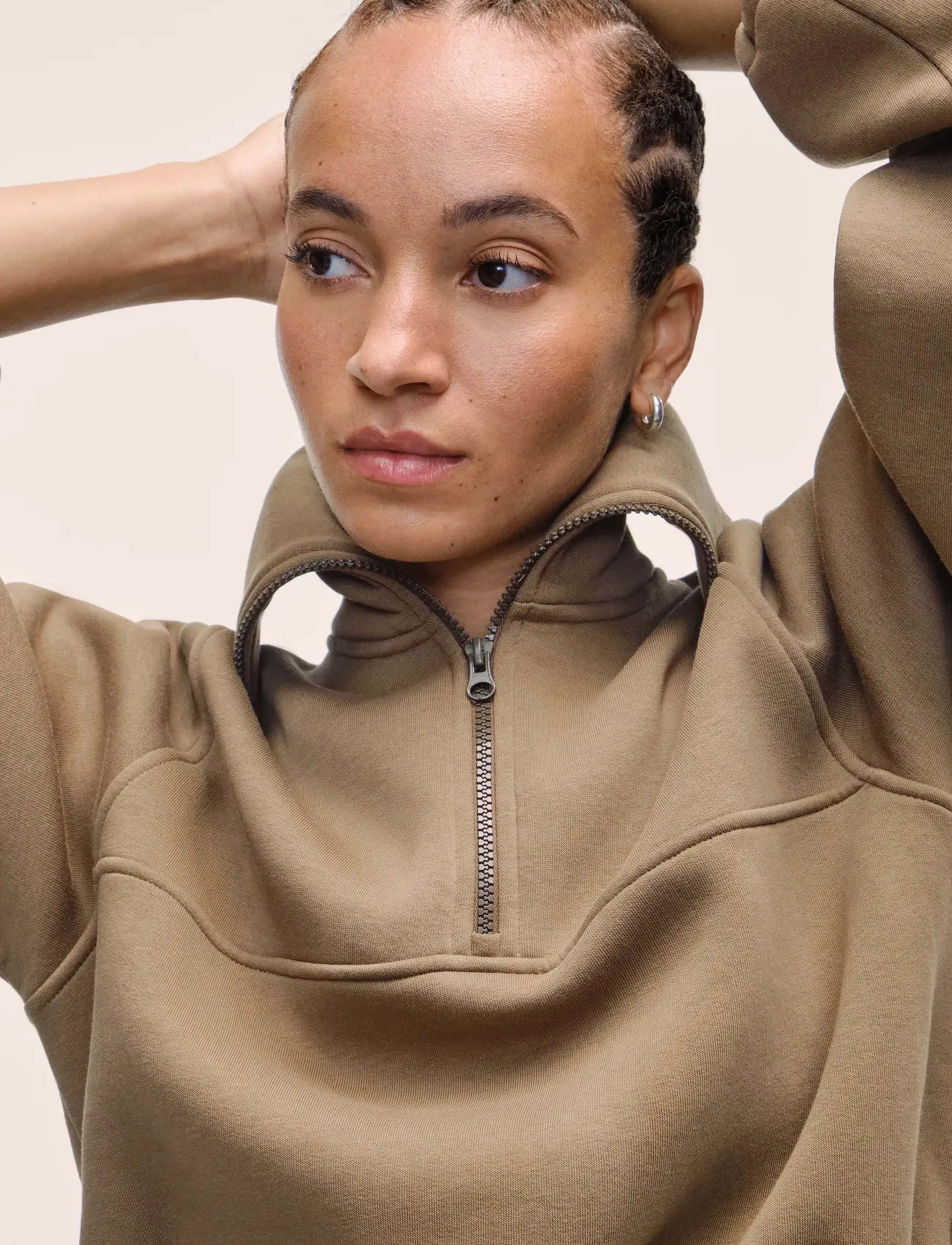 Casall - Easy Half Zip Sweater - mid layer jackets - khaki - 4