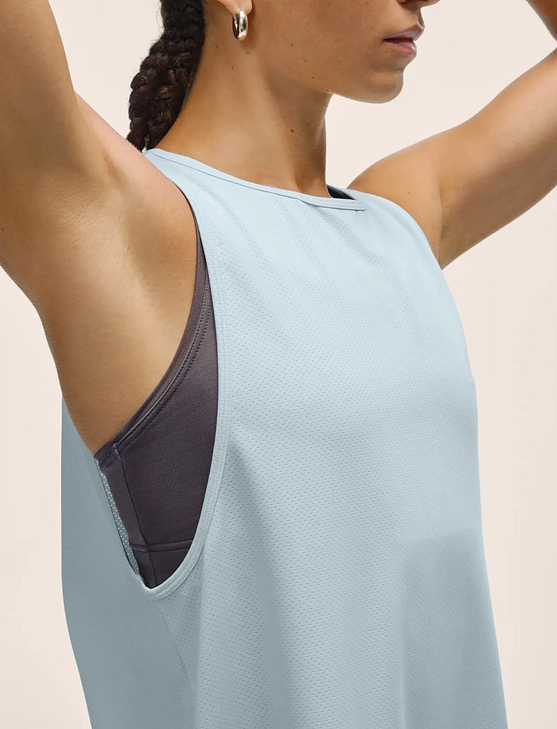 Casall - Laser Mesh Flow Tank - tank tops - aqua glow - 3